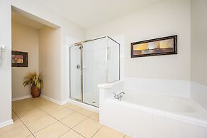 Premium Lake View Condo, Vista Cay - 1002