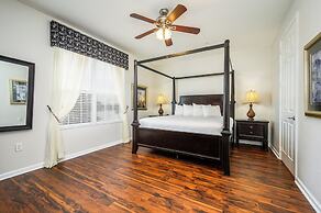 Premium Lake View Condo, Vista Cay - 1002