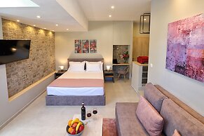 MIRMA HALEPA SUPERIOR STUDIO