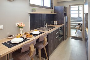 MIRMA HALEPA SUPERIOR STUDIO