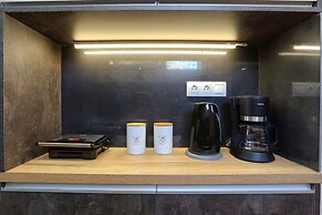 MIRMA HALEPA SUPERIOR STUDIO