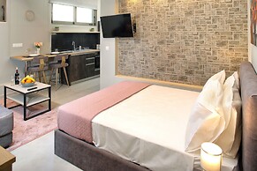 MIRMA HALEPA SUPERIOR STUDIO