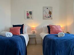 Seaside Retreat in Shoreham With Sauna & spa Hire