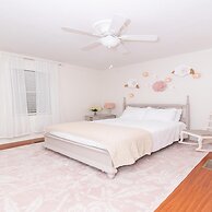 Spacious Woodbridge Cottage