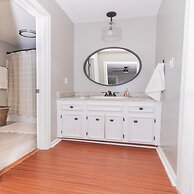 Spacious Woodbridge Cottage