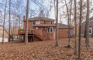 Classic Watervale Retreat