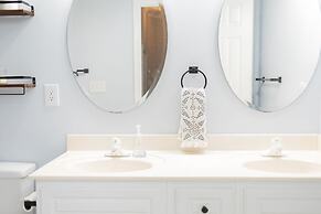 Stately Stradford Home Masters Rental
