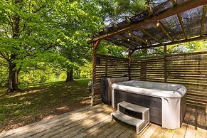 Lake View Hot Tub Modern A-frame