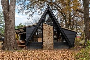 Lake View Hot Tub Modern A-frame