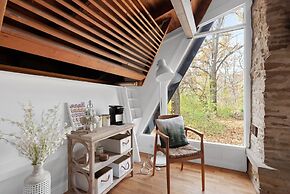Lake View Hot Tub Modern A-frame