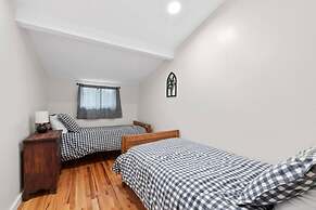 Lake View Hot Tub Modern A-frame