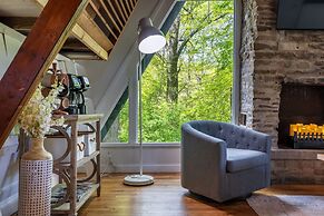 Lake View Hot Tub Modern A-frame
