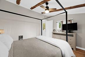 Lake View Hot Tub Modern A-frame