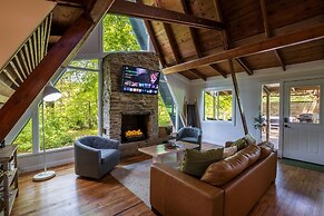 Lake View Hot Tub Modern A-frame