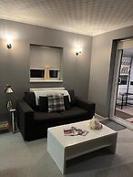 Lovely 1 Bedroom Ground Floor Apartment max 4 per