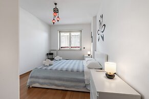 Portuense 107- Bright Flat