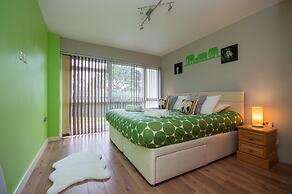 Fairwinds in Poole With 2 Bedrooms and 1 Bathrooms