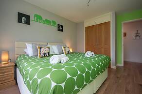 Fairwinds in Poole With 2 Bedrooms and 1 Bathrooms