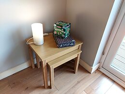 Fairwinds in Poole With 2 Bedrooms and 1 Bathrooms