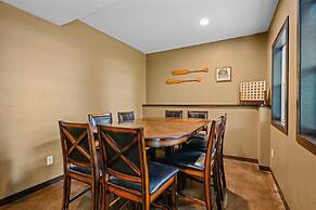 Tranquil Lakefront Oasis - Fire Pit Fishing BBQ