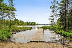 Tranquil Lakefront Oasis - Fire Pit Fishing BBQ