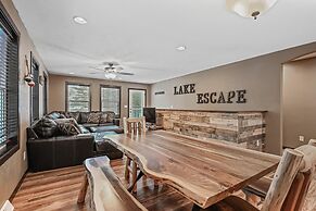 Tranquil Lakefront Oasis - Fire Pit Fishing BBQ