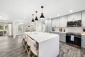 Grand Retreat Luxury Vacation for Large Groups