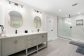 Grand Retreat Luxury Vacation for Large Groups