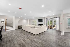 Grand Retreat Luxury Vacation for Large Groups