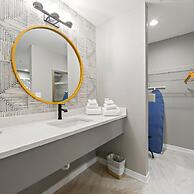 Newly Renovated Atlanta Gem Central Buckhead Apt