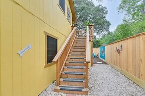 3 Mi to Boardwalk: Bacliff Apartment w/ Hot Tub