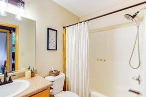 Spacious Talking Rock Cabin: Game Room, Fire Pit!