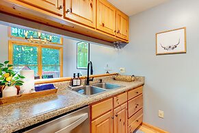 Spacious Talking Rock Cabin: Game Room, Fire Pit!