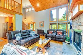 Spacious Talking Rock Cabin: Game Room, Fire Pit!