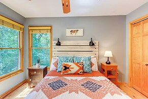 Spacious Talking Rock Cabin: Game Room, Fire Pit!