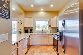Oro Valley Condo w/ Community Pool: Near Hiking!