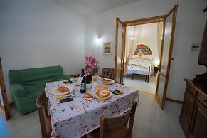 Villetta Fresca With Garden Near The Sea