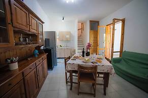 Villetta Fresca With Garden Near The Sea