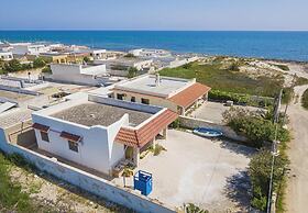 Villa Milon Near The Sea