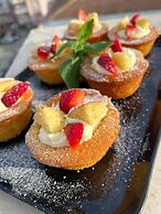 MIDDLE TOWN PALACE TROPEA