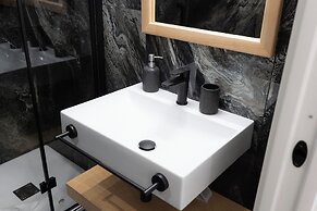 MIDDLE TOWN PALACE TROPEA