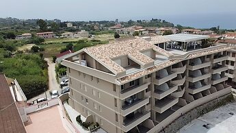 MIDDLE TOWN PALACE TROPEA