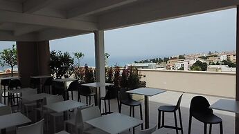 MIDDLE TOWN PALACE TROPEA