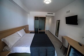 MIDDLE TOWN PALACE TROPEA