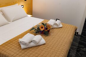 MIDDLE TOWN PALACE TROPEA