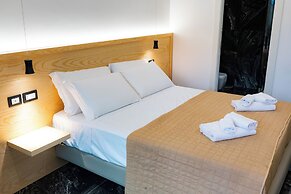 MIDDLE TOWN PALACE TROPEA