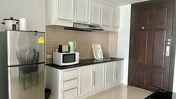 6-30 - 1 Bdr Condo With Balcony and Shared Pool