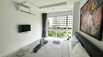 6-30 - 1 Bdr Condo With Balcony and Shared Pool