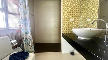 6-30 - 1 Bdr Condo With Balcony and Shared Pool