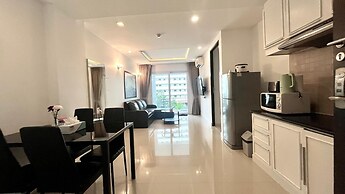6-30 - 1 Bdr Condo With Balcony and Shared Pool